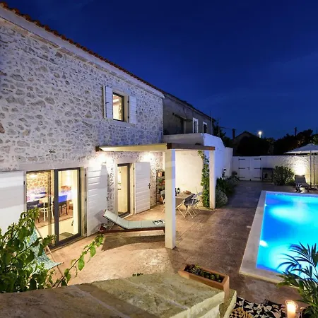 Holiday home Dvori Nin
