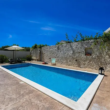 Dvori Hébergement de vacances Nin