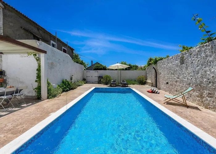 Dvori Дом отдыха